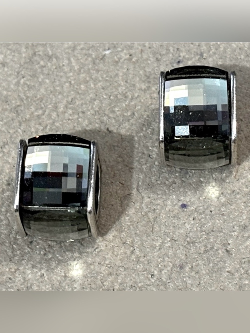 🆕Listing! Two Brighton Ice Cubes in Silver Gray Smoky gray crystal Silver edges